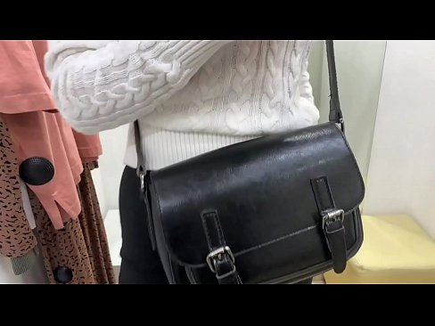 ❤️ Masturbazione publica di a ghjovana cagna FeralBerry cù un dildo in a sala di prove ☑ Porno à noi % co.full-porner-com.ru% ﹏